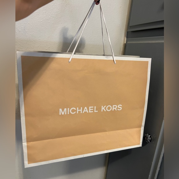 MICHAEL KORS XL Shopping Bag Tan 19 x 15  x 7” - Picture 3 of 6